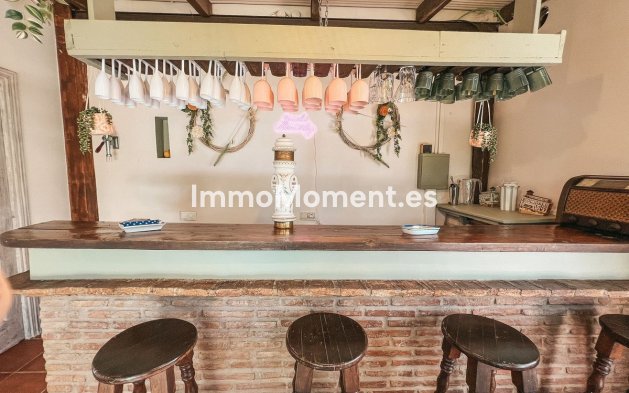 Resale - Villa - Marbella - Nueva Andalucía