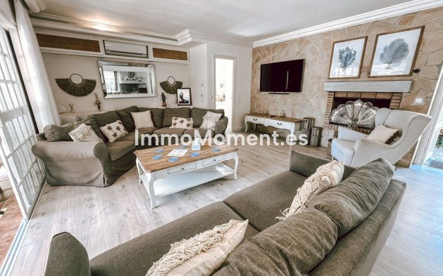 Resale - Villa - Marbella - Nueva Andalucía