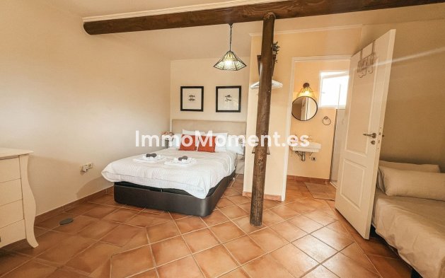 Resale - Villa - Marbella - Nueva Andalucía