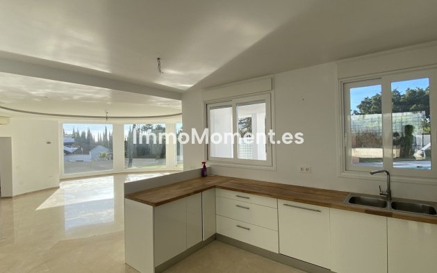 Resale - Villa - El Paraiso - New Golden Mile
