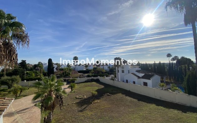 Resale - Villa - El Paraiso - New Golden Mile