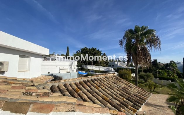 Resale - Villa - El Paraiso - New Golden Mile