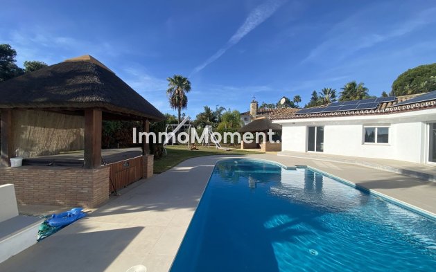Resale - Villa - El Paraiso - New Golden Mile