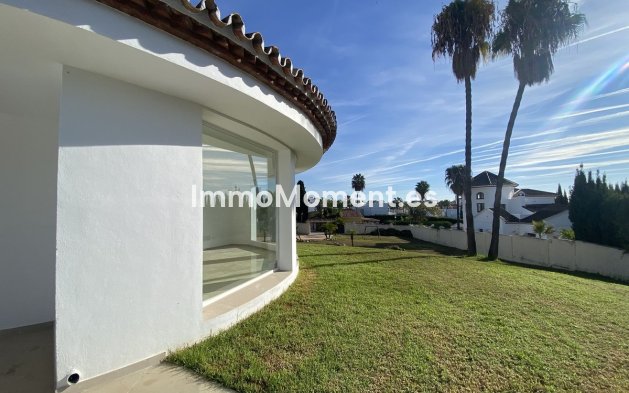 Resale - Villa - El Paraiso - New Golden Mile