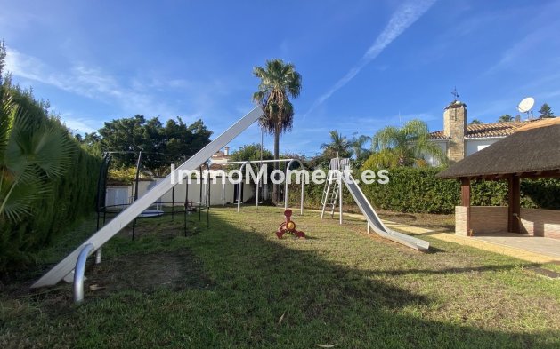 Resale - Villa - El Paraiso - New Golden Mile