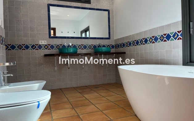 Resale - Villa - Marbella - Nagüeles