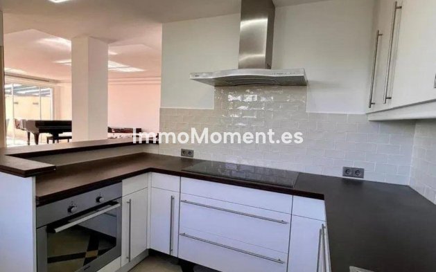 Resale - Apartment - Benahavís - Benahavís Centro