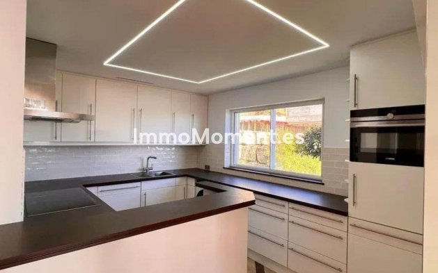 Resale - Apartment - Benahavís - Benahavís Centro