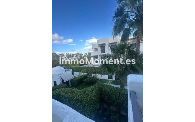 Resale - Apartment - Estepona - Selwo