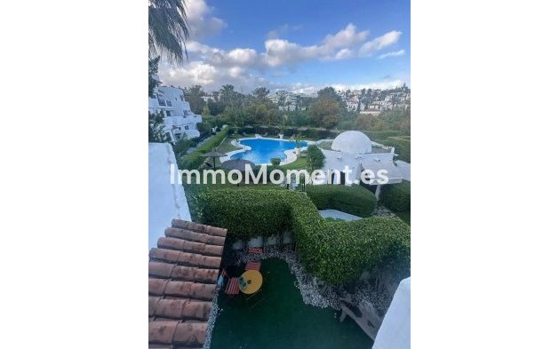 Resale - Apartment - Estepona - Selwo