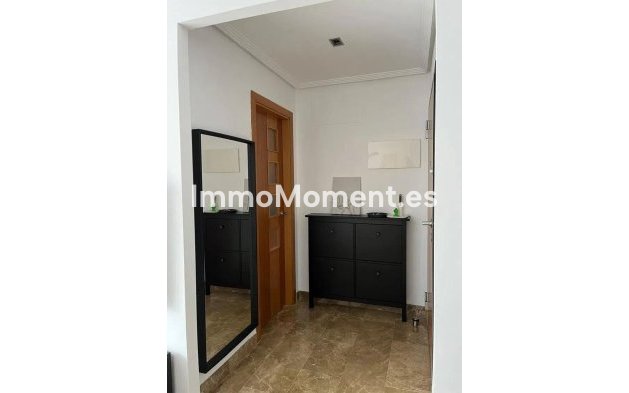 Resale - Apartment - Estepona - Selwo