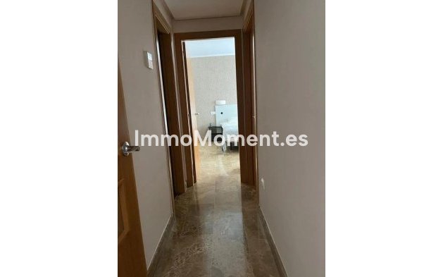 Resale - Apartment - Estepona - Selwo