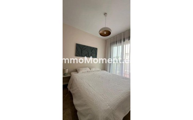 Resale - Apartment - Estepona - Selwo