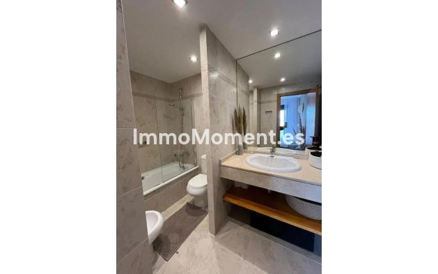 Resale - Apartment - Estepona - Selwo