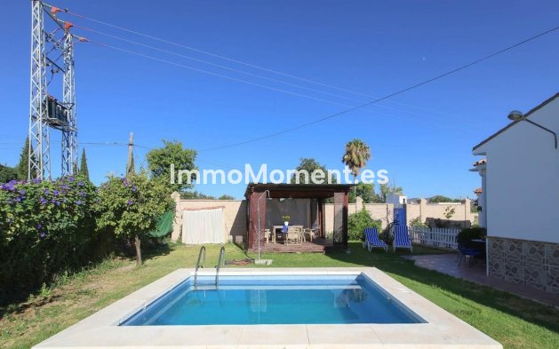 Wiederverkauf - Villa -   Inländisch - Alhaurín de la Torre