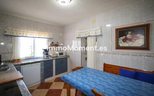 Wiederverkauf - Villa -   Inländisch - Alhaurín de la Torre