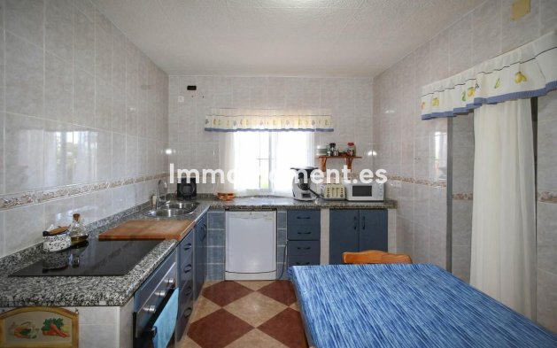 Wiederverkauf - Villa -   Inländisch - Alhaurín de la Torre