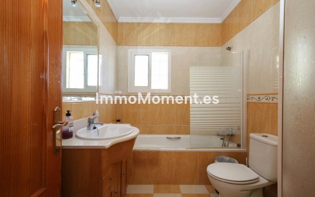 Wiederverkauf - Villa -   Inländisch - Alhaurín de la Torre