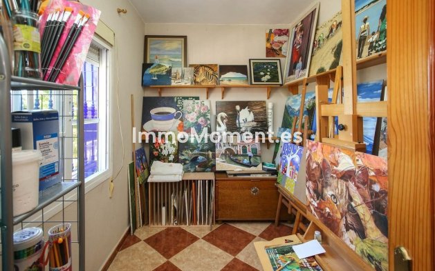 Wiederverkauf - Villa -   Inländisch - Alhaurín de la Torre