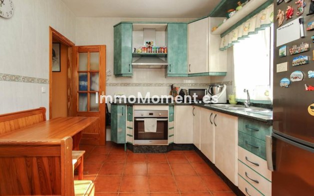 Wiederverkauf - Villa -   Inländisch - Alhaurín de la Torre