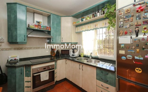 Wiederverkauf - Villa -   Inländisch - Alhaurín de la Torre