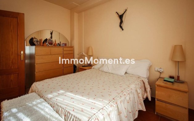 Wiederverkauf - Villa -   Inländisch - Alhaurín de la Torre