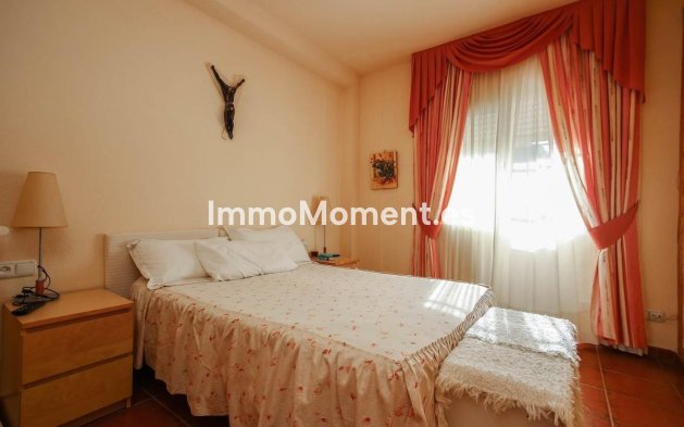 Wiederverkauf - Villa -   Inländisch - Alhaurín de la Torre