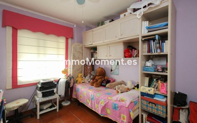 Wiederverkauf - Villa -   Inländisch - Alhaurín de la Torre