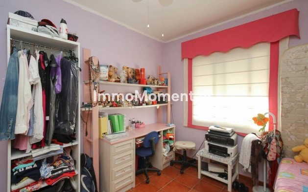 Wiederverkauf - Villa -   Inländisch - Alhaurín de la Torre