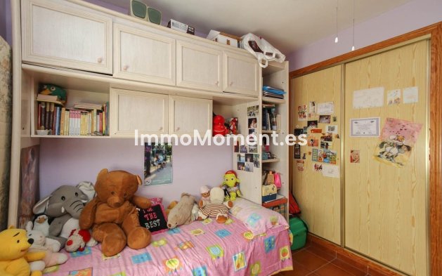 Wiederverkauf - Villa -   Inländisch - Alhaurín de la Torre