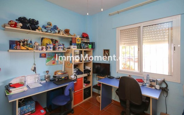 Wiederverkauf - Villa -   Inländisch - Alhaurín de la Torre