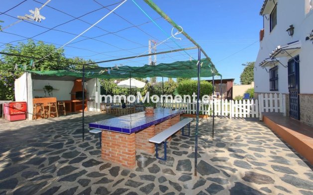 Wiederverkauf - Villa -   Inländisch - Alhaurín de la Torre