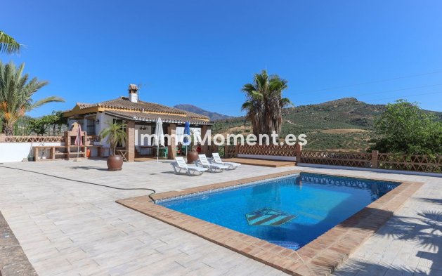 Bestaande woning - Villa - Binnenland  - Guaro