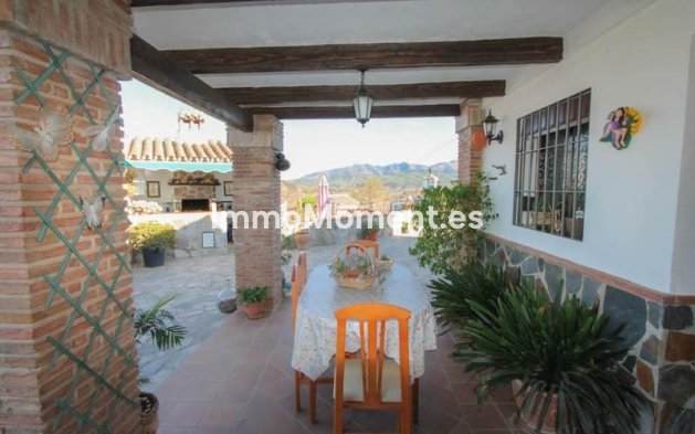 Revente - Villa - Intérieur                       - Guaro