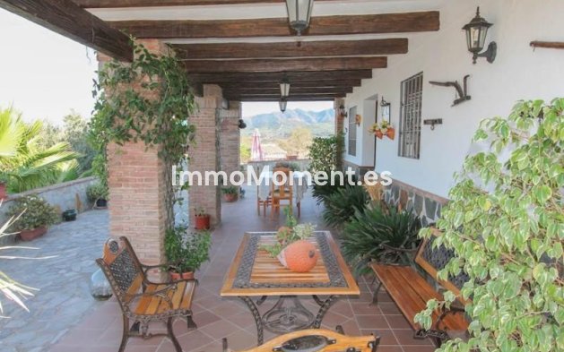 Revente - Villa - Intérieur                       - Guaro