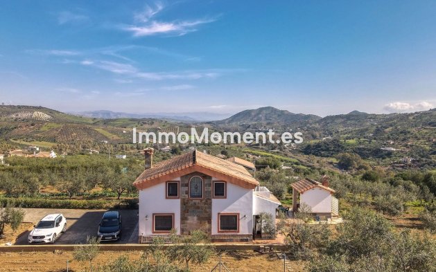 Wiederverkauf - Villa -   Inländisch - Guaro