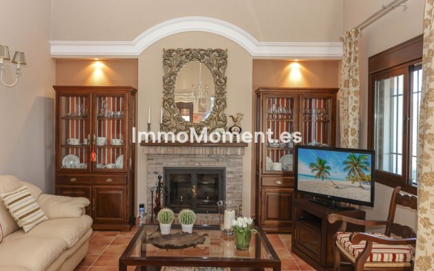 Wiederverkauf - Villa -   Inländisch - Guaro