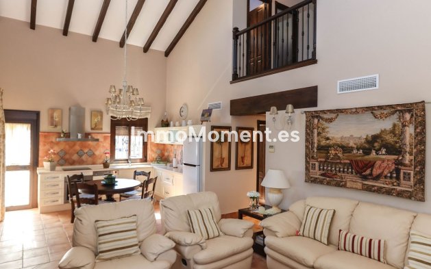 Wiederverkauf - Villa -   Inländisch - Guaro