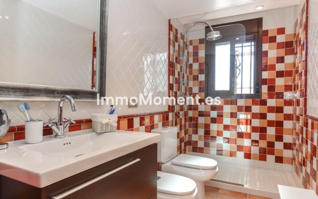 Wiederverkauf - Villa -   Inländisch - Guaro