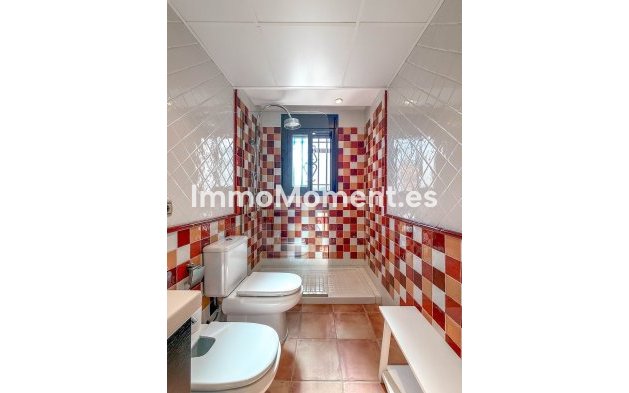 Wiederverkauf - Villa -   Inländisch - Guaro