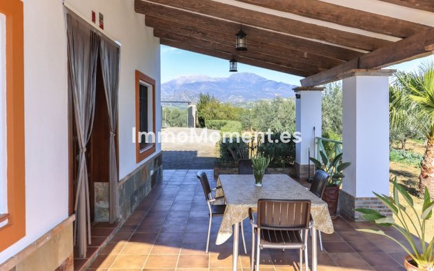 Wiederverkauf - Villa -   Inländisch - Guaro