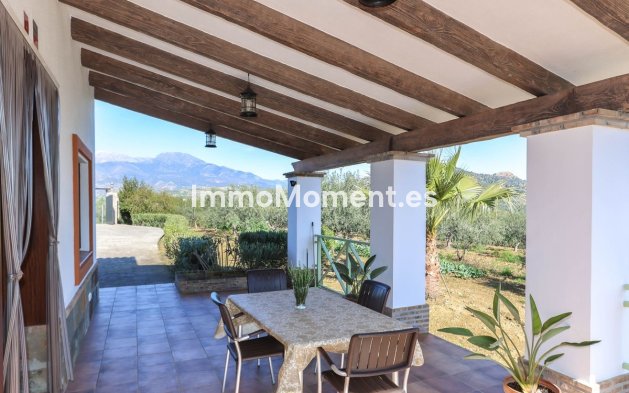 Wiederverkauf - Villa -   Inländisch - Guaro