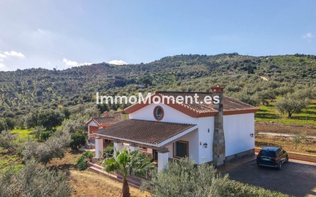 Wiederverkauf - Villa -   Inländisch - Guaro