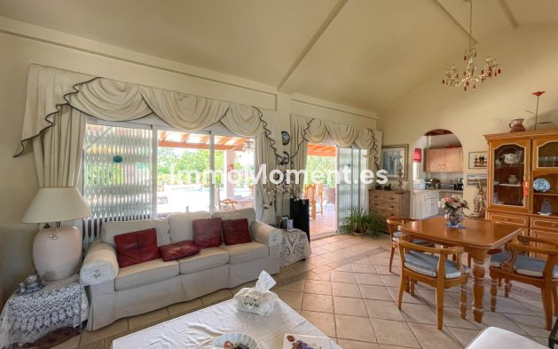 Wiederverkauf - Villa -   Inländisch - Cártama Centro