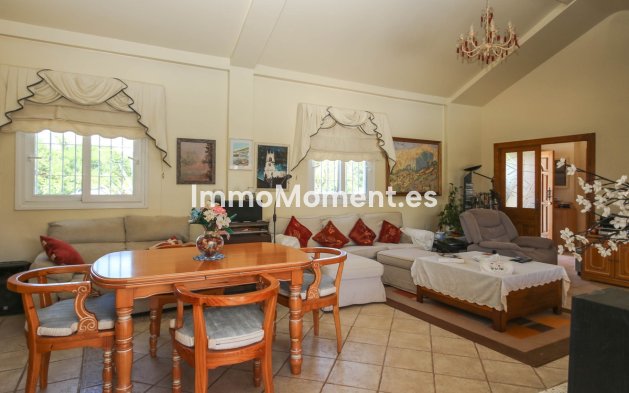 Wiederverkauf - Villa -   Inländisch - Cártama Centro