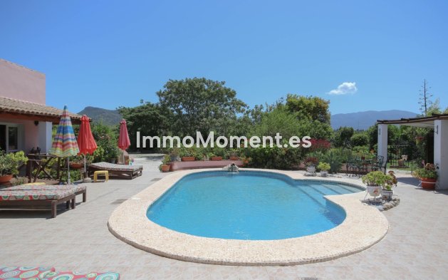 Wiederverkauf - Villa -   Inländisch - Cártama Centro