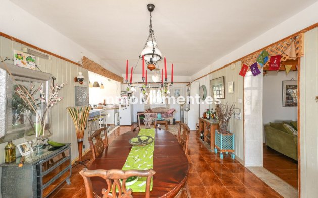 Revente - Villa - Intérieur                       - Guaro