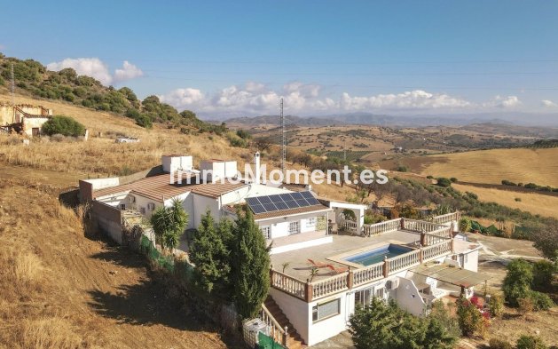 Revente - Villa - Intérieur                       - Guaro