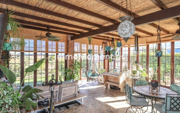 Wiederverkauf - Villa -   Inländisch - Coín