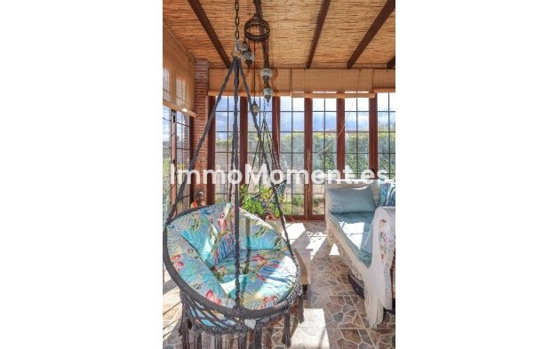 Wiederverkauf - Villa -   Inländisch - Coín